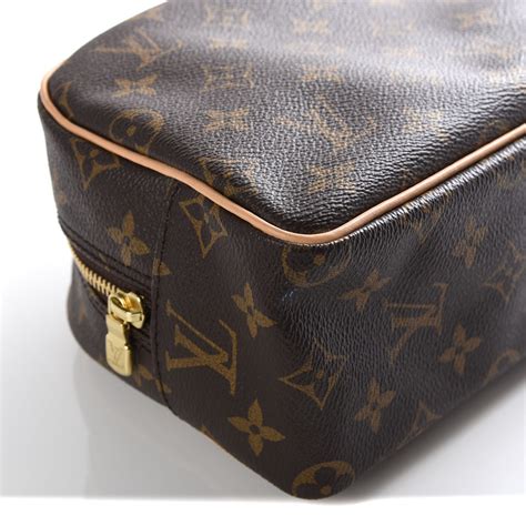 louis vuitton toiletry bag 25